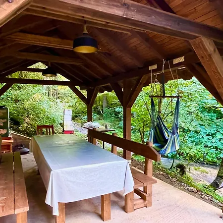 Vikend Kuca Vrelo Miljacke 別荘